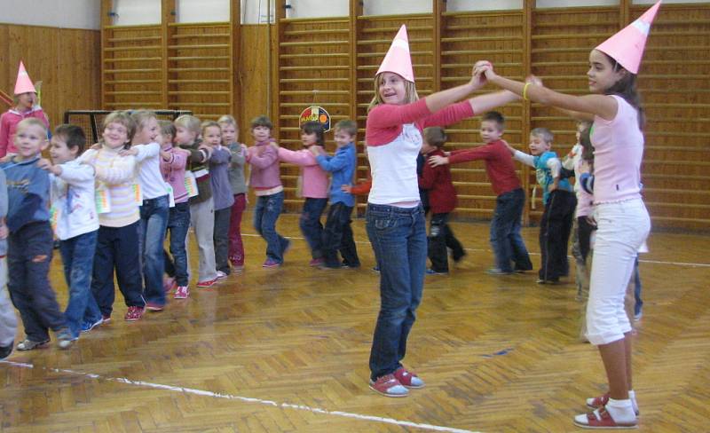 Na ZŠ Struhlovsko připravili pro předškoláky z mateřinek zábavné dopoledne.