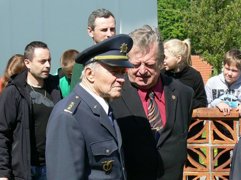 Uctění obětí válek v Bělotíně