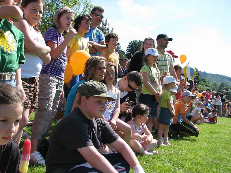 Den dětí plný her a soutěží si užily děti v neděli odpoledne Na Střelnici.