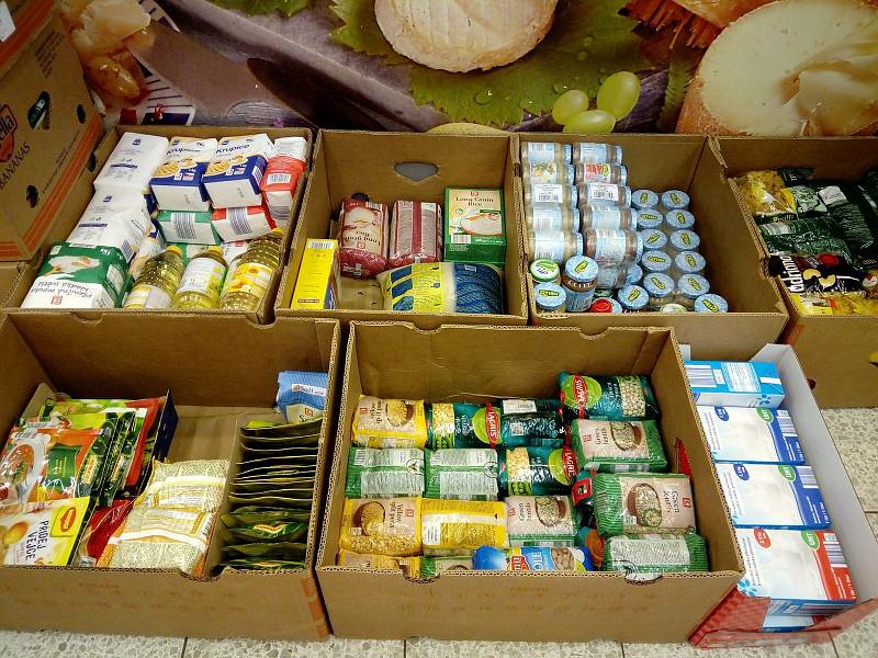 Potravinovou sbírky v Hranicích uspořádala Charita Hranice v sobotu 21. listopadu.