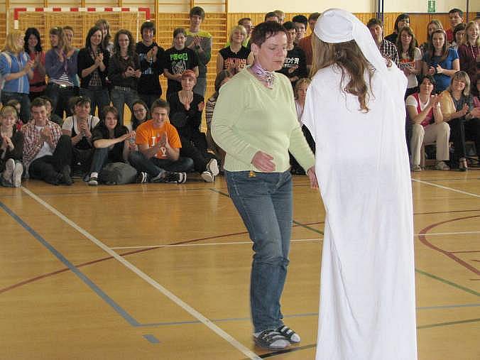 Poslední zvonění maturantů hranického gymnázia