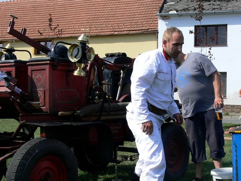 Oslavy osmdesáti let od založení Sboru dobrovolných hasičů v Horním Újezdu.