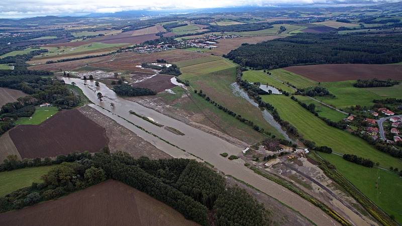 Řeka Bečva dosáhla v sobotu 26.9. odpoledne 1. stupně povodňové aktivity v Ústí a Lipníku