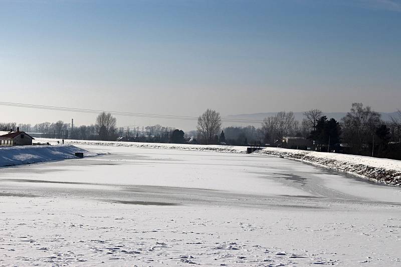 Řeka Bečva v Hranicích  15. února 2021