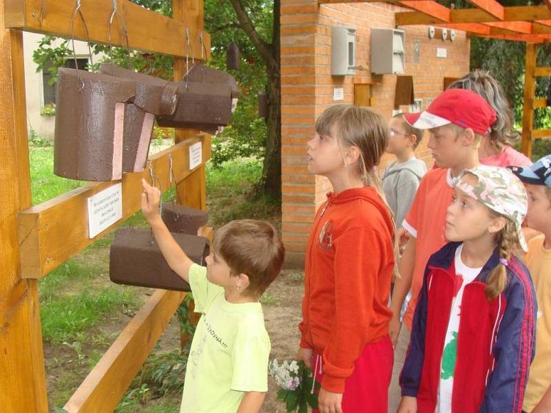 Úzký kontakt se zvířaty mají děti na příměstském táboře, který uspořádalo Středisko volného času Atlas a Bios v Přerově.