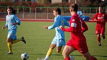 Přerovští fotbalisté (v modrém) na domácím trávníku porazili Jeseník 1:0.