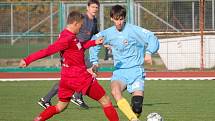 Přerovští fotbalisté (v modrém) na domácím trávníku porazili Jeseník 1:0.