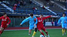 Přerovští fotbalisté (v modrém) na domácím trávníku porazili Jeseník 1:0.