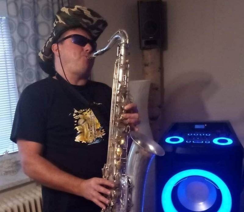  Radek Masařík z Hranicka hraje na saxofon.
