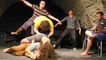 Olomoucký impro-soubor O.LI.V.Y. už počtvrté v Hranicích.