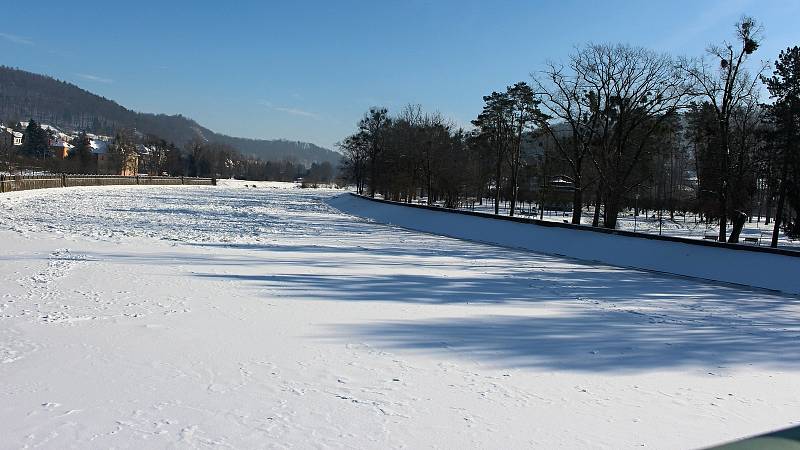 Řeka Bečva v Hranicích  15. února 2021