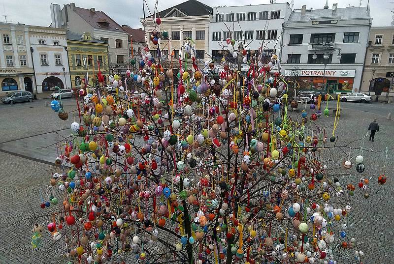 Kraslicovník na hranickém Masarykově náměstí