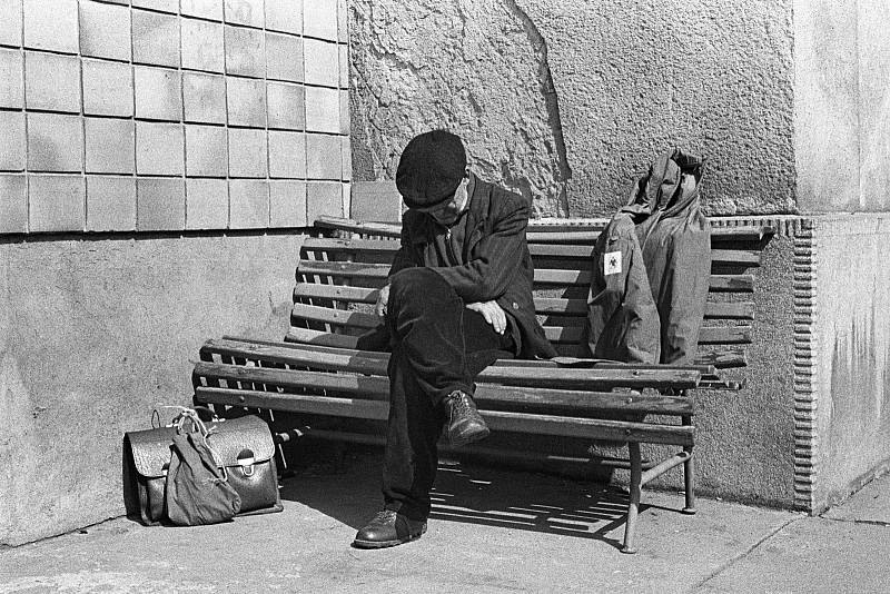 Fotografií z pozůstalosti Vlastimila Oli Helcla jsou k vidění na výstavě nazvané Lázeňské vzpomínky s podtitulem Teplice nad Bečvou 1975–1989.