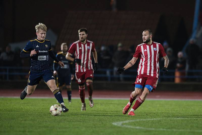 Fotbalisté SK Hranice odehráli první duel pod novým umělým osvětlením. SK Kvítkovice porazili 3:0.