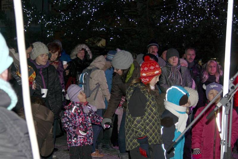 Hranice, Masarykovo náměstí. Česko zpívá koledy 10.12.2014