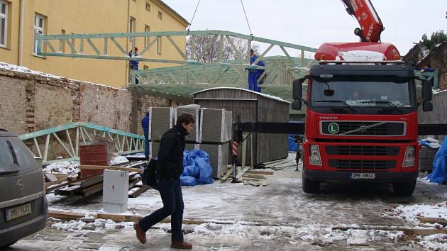 Škodovu ulici v Přerově čekají změny – kromě stavby nového nebytového domu se začne v příštím roce také s demolicí zchátralých budov ve zdejší romské čtvrti a bývalé slévárny Heinik v těsném sousedství. 