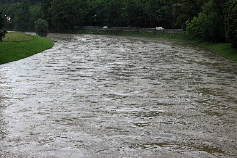 Bečva v Teplicích nad Bečvou v neděli 21. června v 16.20 hodin.