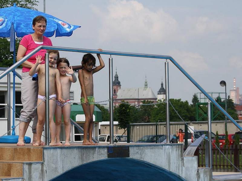 Koupaliště v Hranicích otevřelo