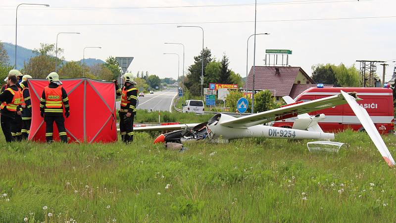 Nehoda větroně v blízkosti drahotušského letiště - 8. května 2019