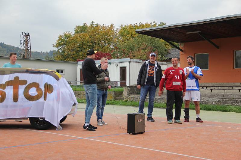 Legendární brankář Josef Kučerka se loučil s kariérou utkáním TJ Cement Hranice - SHC Maloměřice Brno.