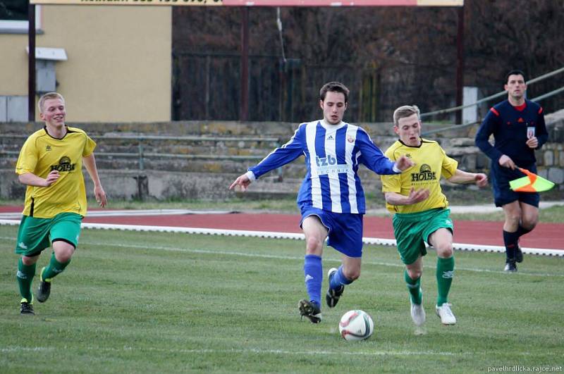 Fotbalisté Hranic (v pruhovaném) proti Rýmařovu