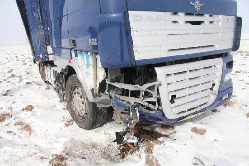Nehoda kamionu mezi Miloticemi a Hranicemi