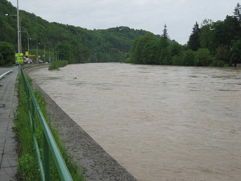 Velká voda v Hranicích v pondělí 17. května