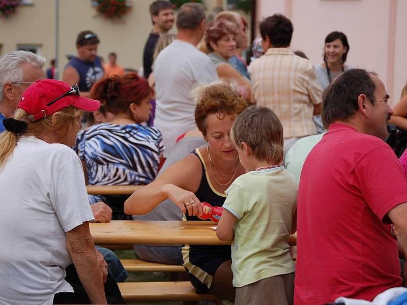 Závody kozích dechů v Radvanicích