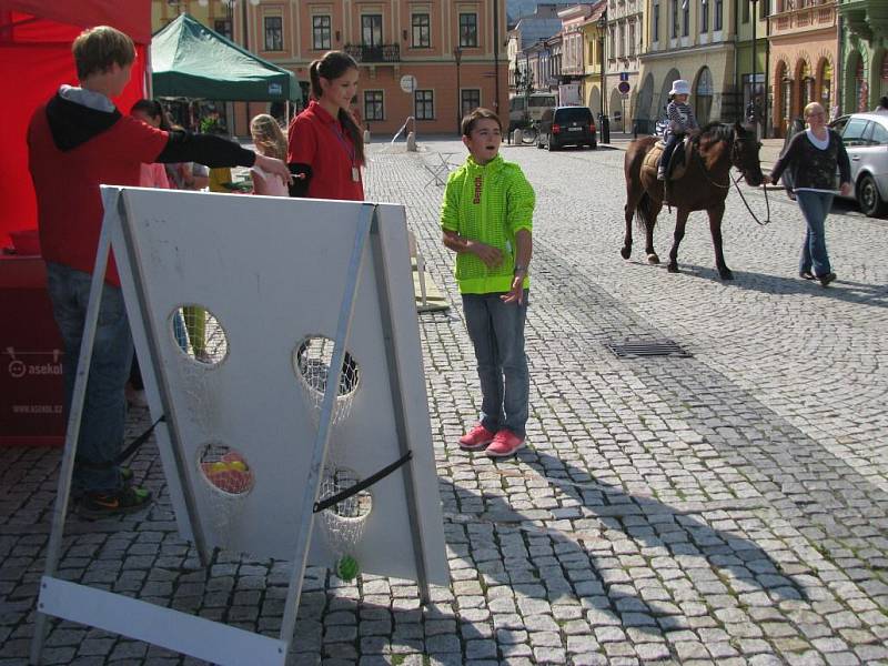 Barevný den a Den bez aut na Masarykově náměstí v Hranicích