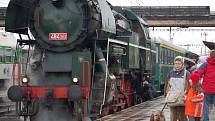 Parní vlak  tažený "Rosničkou" na nádraží v Přerově 