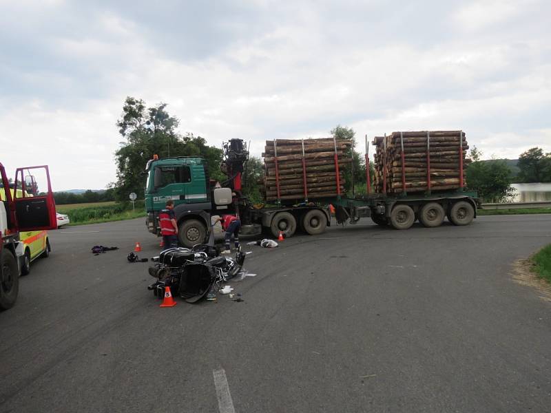 U Hustopečí nad Bečvou zemřel motorkář. 