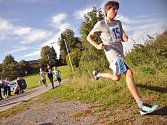Žáci základních škol soutěžili u hranického pískáče v přespolním běhu
