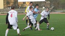 Favorizovaní domácí hráči SK Hranice v sobotu podlehli 0:2 proti Velkým Losinám. Hraničtí na jaře ještě nevyhráli. 
