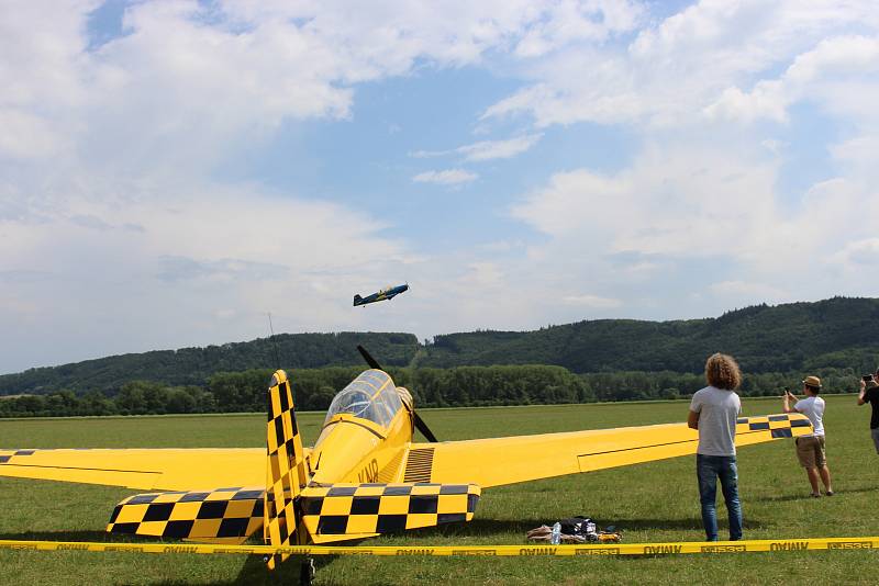 Air-auto-moto veteranfest na drahotušském letišti