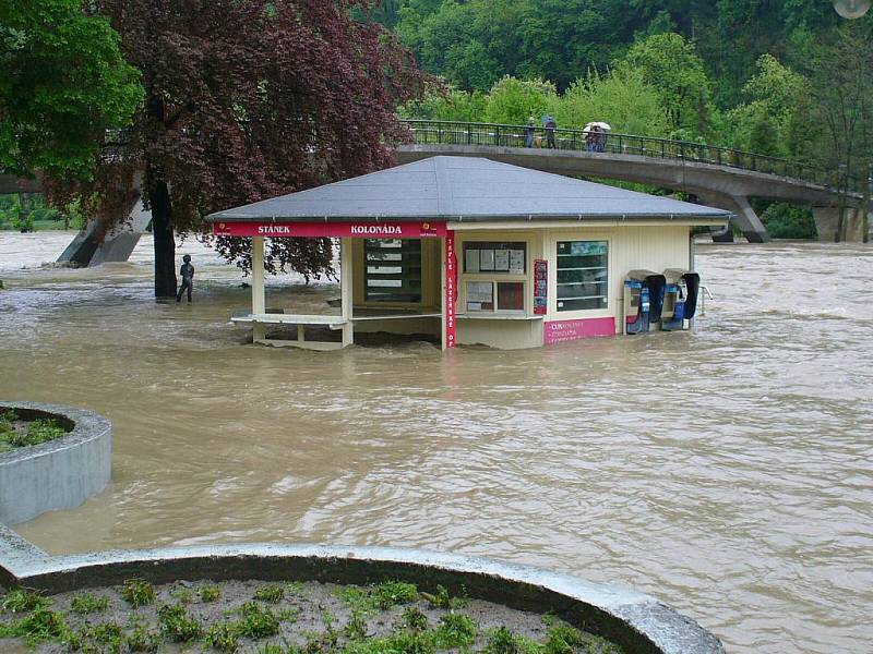 Povodně v lázních Teplice nad Bečvou v pondělí 17. května