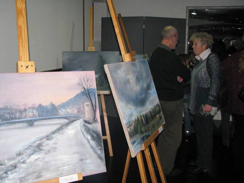 Hranická malířka Marta Tomancová vystavuje od 2. listopadu v divadle Stará střelnice soubor obrazů s názevm Krajina.
