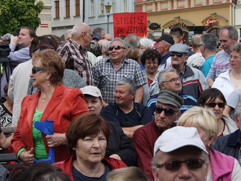 Setkání prezidenta Zemana s veřejností na hranickém náměstí