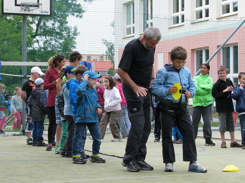 Dětský den na venkovním hřišti Domu dětí a mládeže v Hranicích