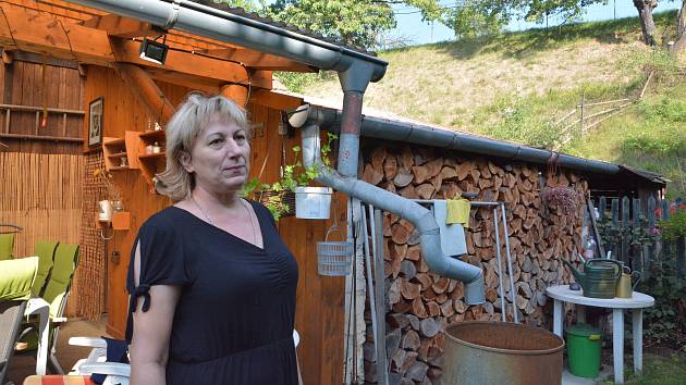Jitka Talášová z Drahotuší u Hranic se obává toho, že kvůli navrženému vedení trasy vysokorychlostní trati přijde o dům.