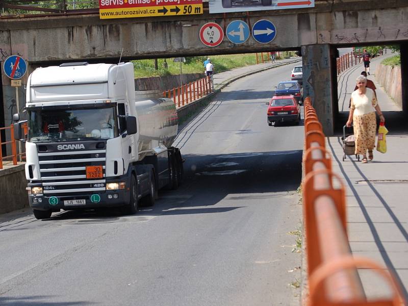 Podjezd v Předmostí u Přerova na příjezdu od Olomouce.