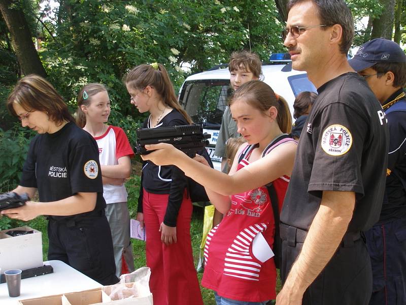 V bohatém programu nechyběly ani ukázky policejní, hasičské a vojenské techniky.