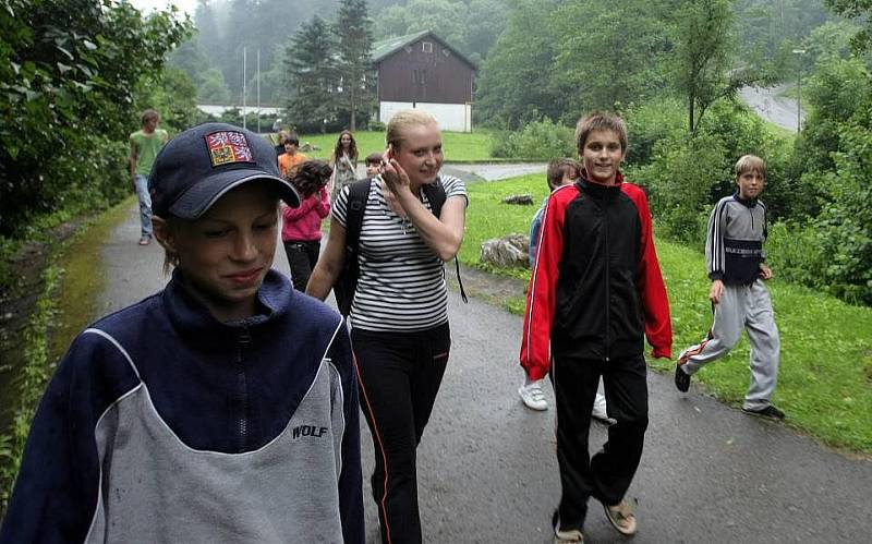 Děti ze záplavami postiženého Hranicka v ozdravovně ve Vojtěchově 