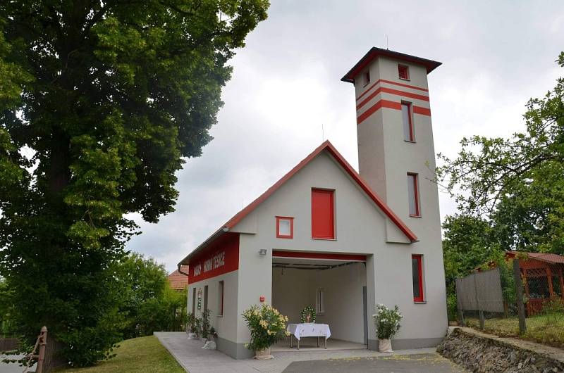 Slavnostní žehnání zrekonstruované hasičské zbrojnice, žehnání sochy svatého Floriána, také nově zrekonstruované kaple Panny Marie a nového zvonu v Horních Těšicích.