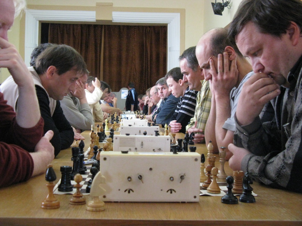 Šachisté museli bojovat i na balkoně - Hranický deník