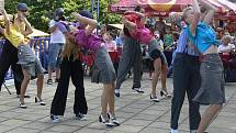 Den srdce v Lázních Teplice nad Bečvou přinesl bohatý program. Na terase lázeňského sanatoria Bečva se představila country skupina Šviháci, revivalová skupina ABBA Radka Kňury, taneční skupina Oldies a klaun Hopsalín.