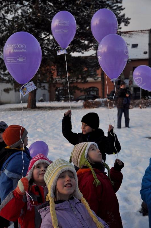 Dětský vánoční jarmark v Hranicích a vypouštění balónků s přáními pro Ježíška