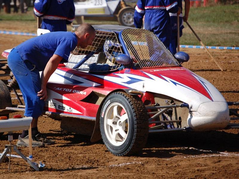 Ladislav Hanák si v předposledním závodě zajistil titul mistra Evropy v Divizi 3A do 1600 ccm. 