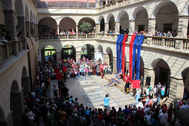 Historický průvod s králem Janem Lucemburským