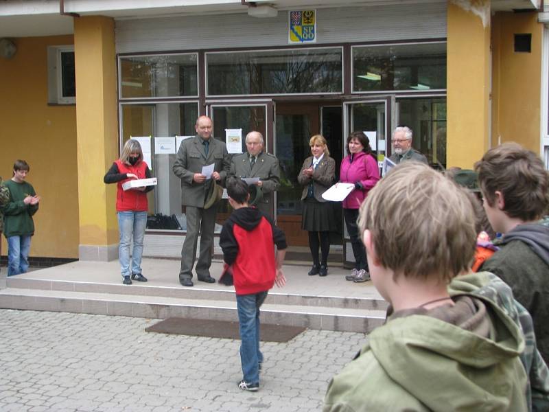 Soutěž mladých myslivců "O zlatou srnčí trofej" v areálu Střední lesnické školy Hranice.