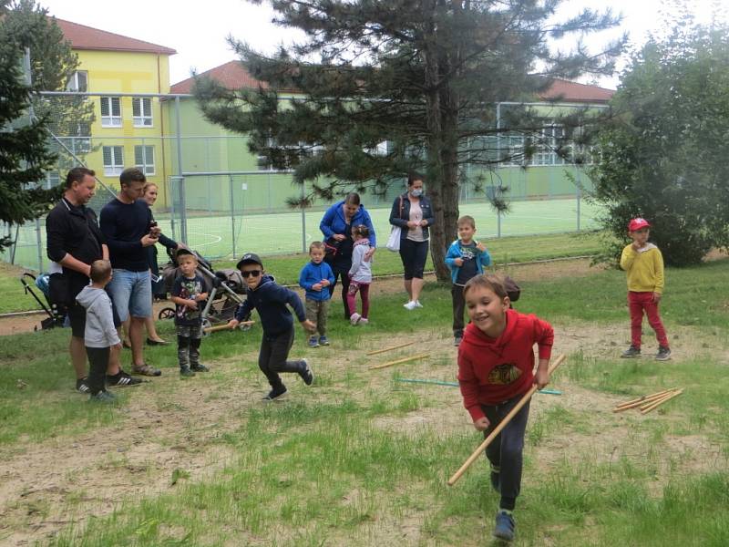 Děti z mateřské školky Struhlovsko Hranice zažily zábavné odpoledne na téma Na mravenčí pasece.